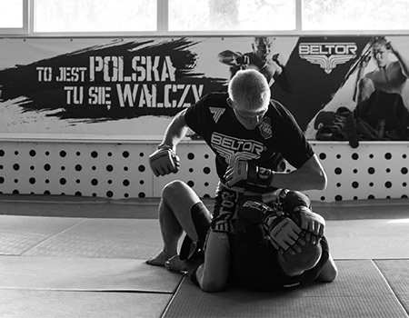 Trening techniki MMA w parterze